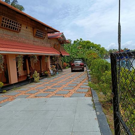 Canalview Private Cottage Azhikkal Ayiram Thengu Panmana Экстерьер фото